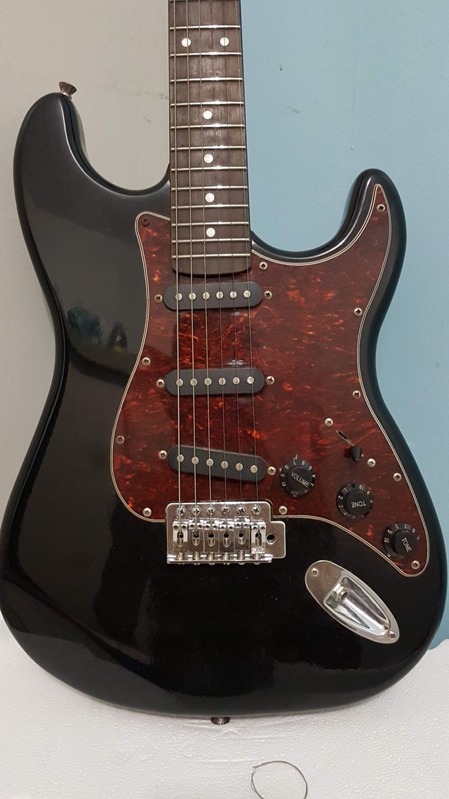 Guitarra Giannini G_100 BK/TT, relíquia pra vender logo - Foto 2