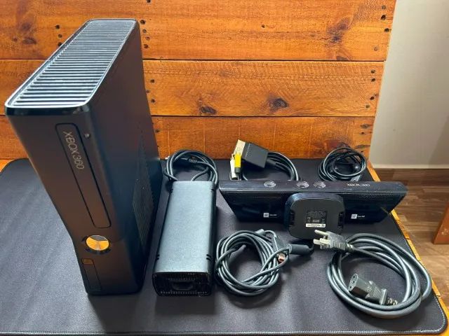 Xbox 360 DESTRAVADO com 2 controle e Kinect HD 1TB COM 650 JOGOS E 20000  CLASSICOS RETRÔ atenção 110volts - Games Você Compra Venda Troca e  Assistência de games em geral