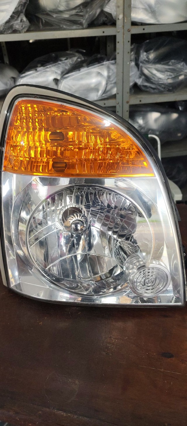 Farol Hyundai HR 2006 2012 cromado - Foto 2