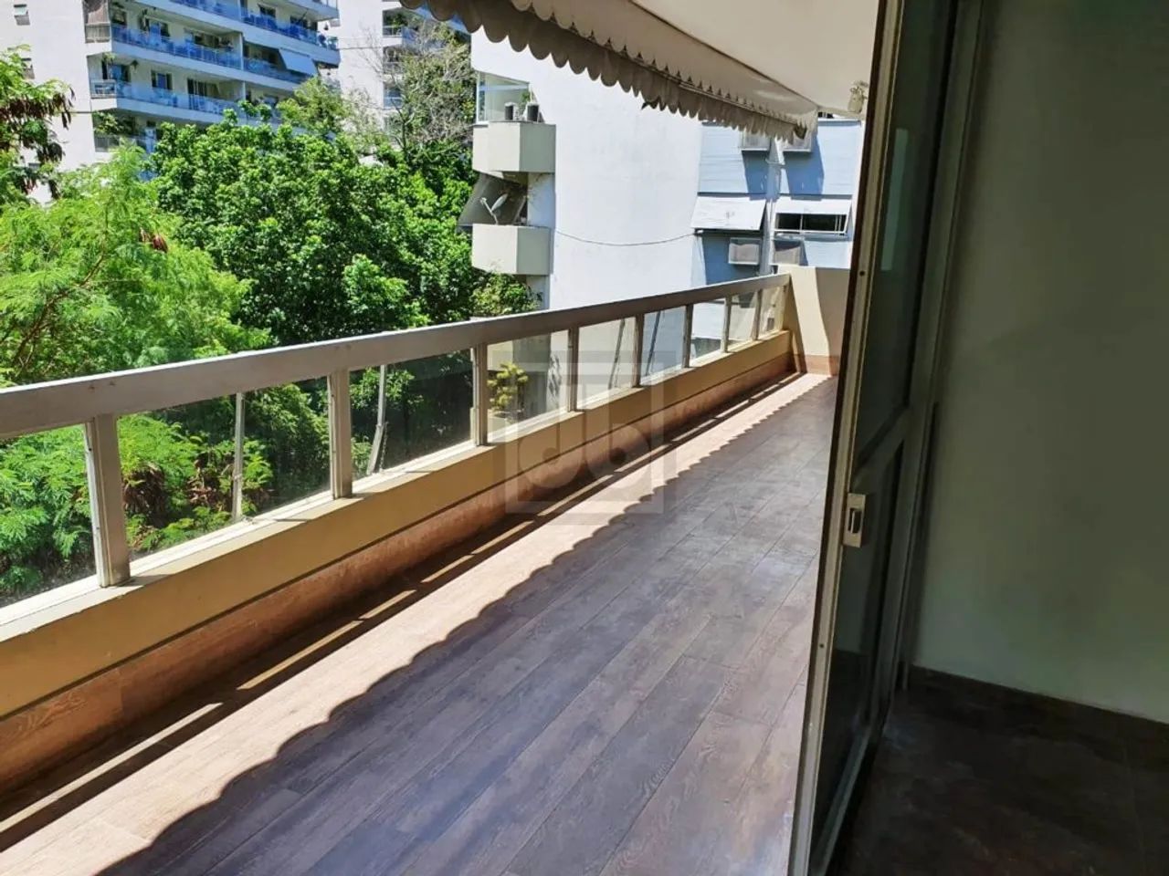 Leblon, Condomínio de Luxo, Varandão, 3 qartos, Reformado , 3 Vagas.