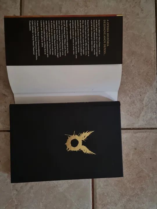 Livro Harry Potter e a criança maldiçoada. - Foto 2