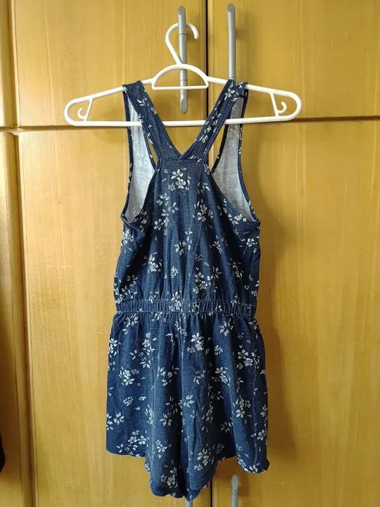 Lote de vestidos e macacão 4 peças tam 10 anos - Foto 4