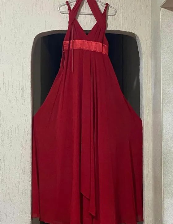 Vestido de festa vermelho com echarpe - Foto 4