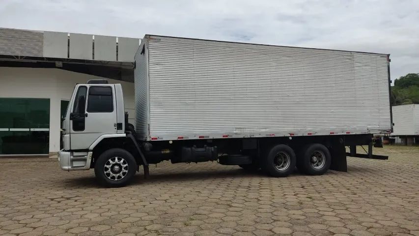 ford/2422 t, ano 2004/2004, com bau - Foto 4