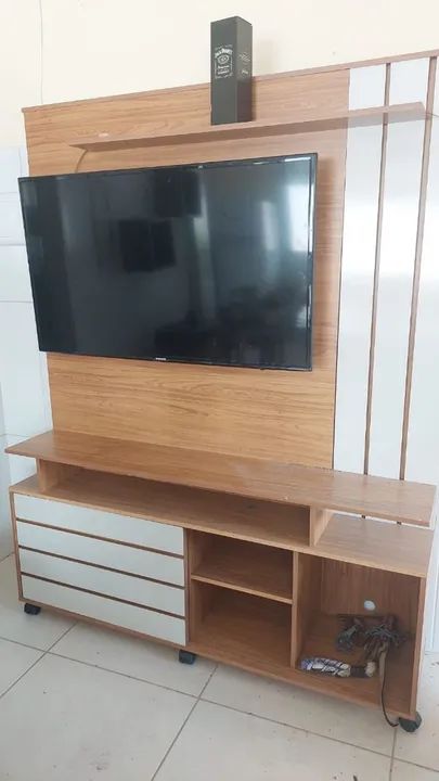 Rack com TV com Painel e Nicho