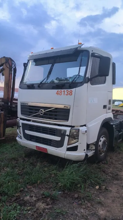 CAMINHÃO VOLVO FH 520 2010