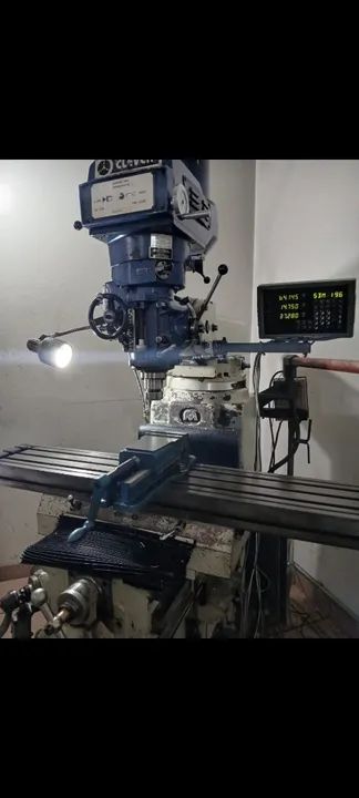 Fresadora ferramenteira ISO 40 Clever 