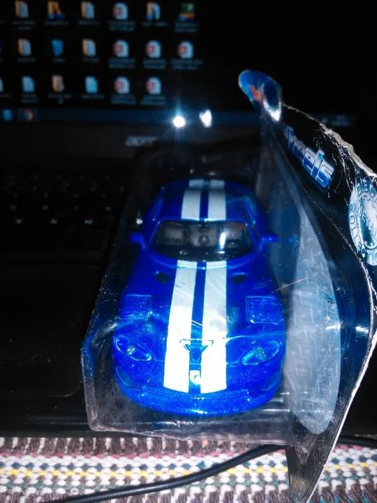 Miniatura Carro Dodge Viper GTS - Maisto Escala 1:39 - Foto 3