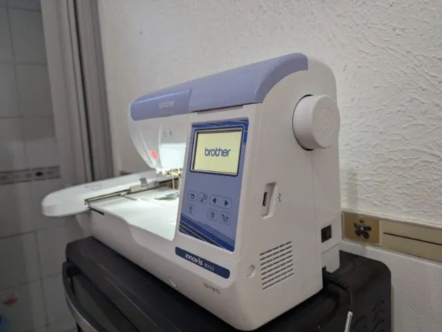 Bordadeira Brother Be915l Com Area De 18x13 E 10x10 + Wi-fi - Foto 4