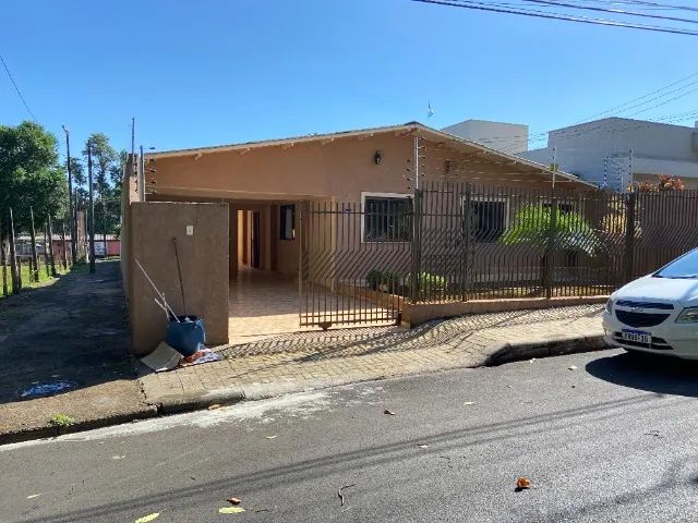 Casa com Suíte e 3 Quartos  próxima ao Centro  Foz - Foto 3