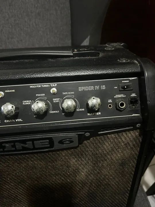 Amplificador para guitarra LINE 6 SPIDER IV 15W 1 falante de 8" - Foto 3
