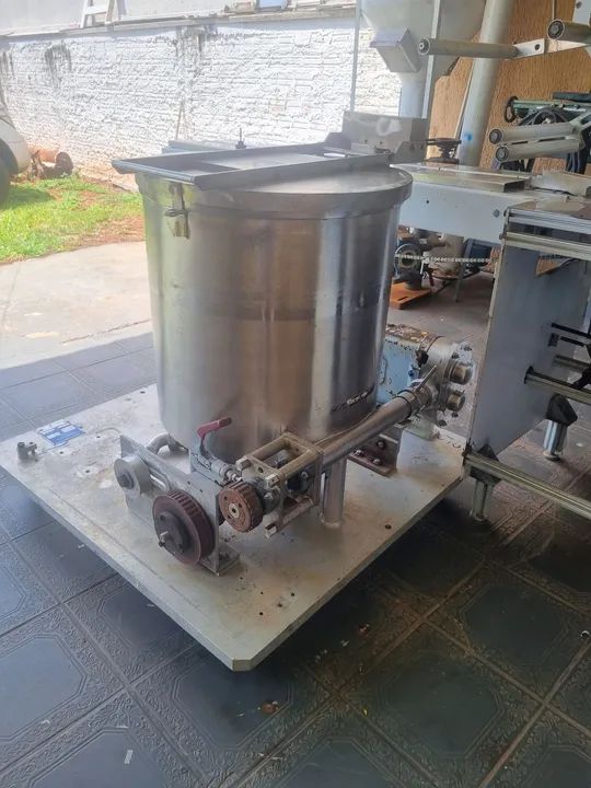 Tacho em inox com bomba de lóbulos  - Foto 2