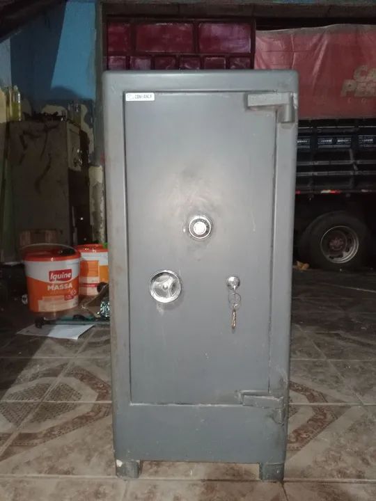 Vendo Cofre usado!