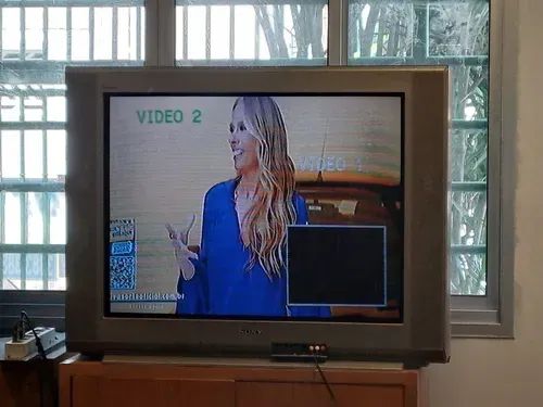 Tv de Tubo Sony Trinitron de 38 Polegadas (é 38 mesmo, etiqueta original atrás) - Foto 2
