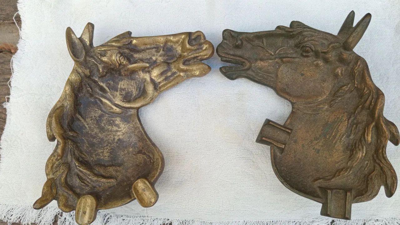 Par de Cinzeiros em Bronze - Cavalos