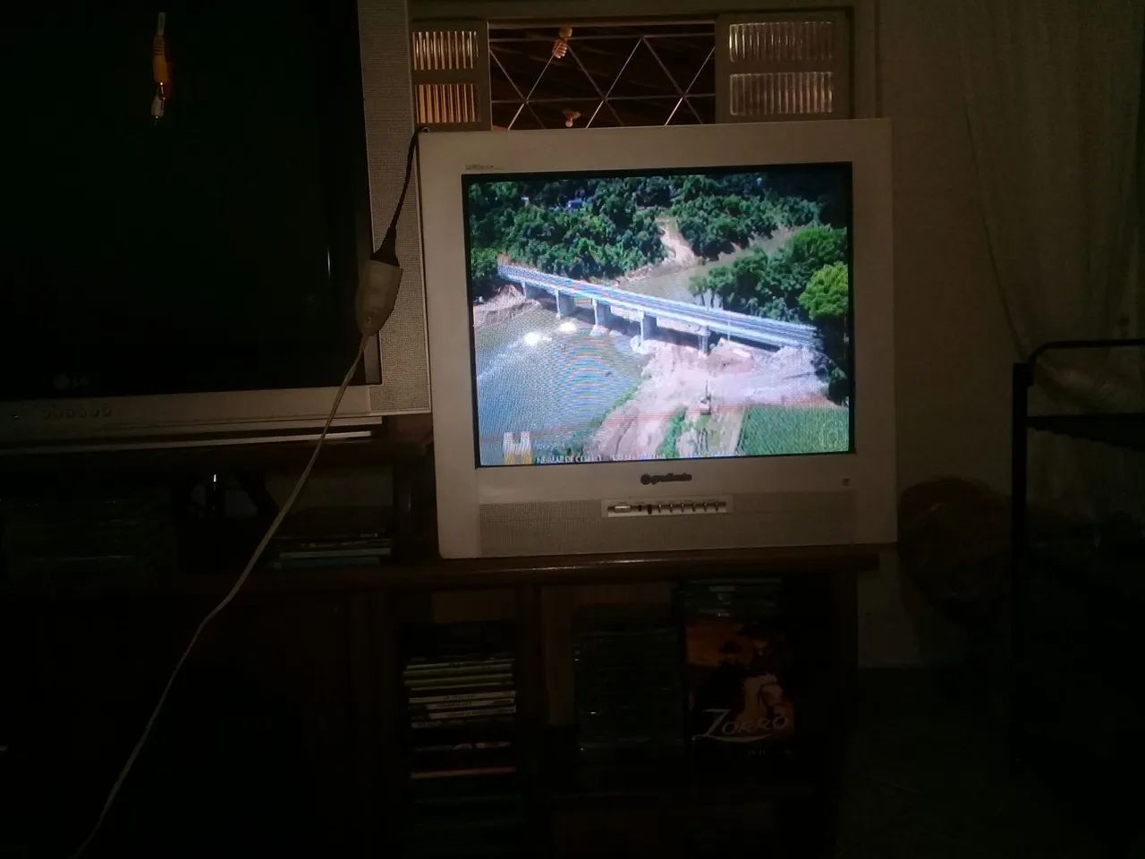 TV 21 polegadas gradiente tela plana - Foto 2