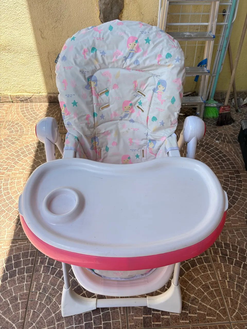 Cadeirinha infantil alimentação 