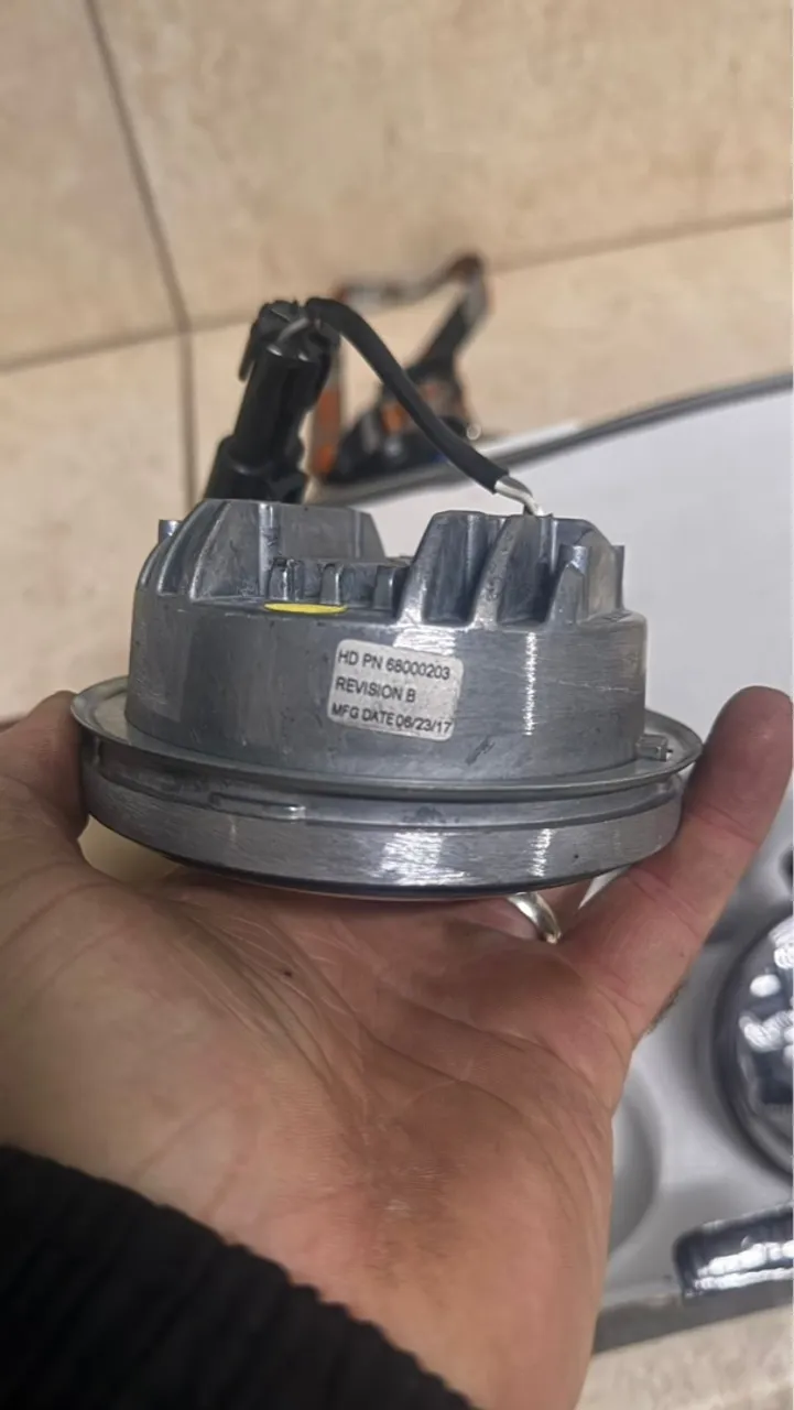 Farol LED HD PN 66000203 - Peça Genuína