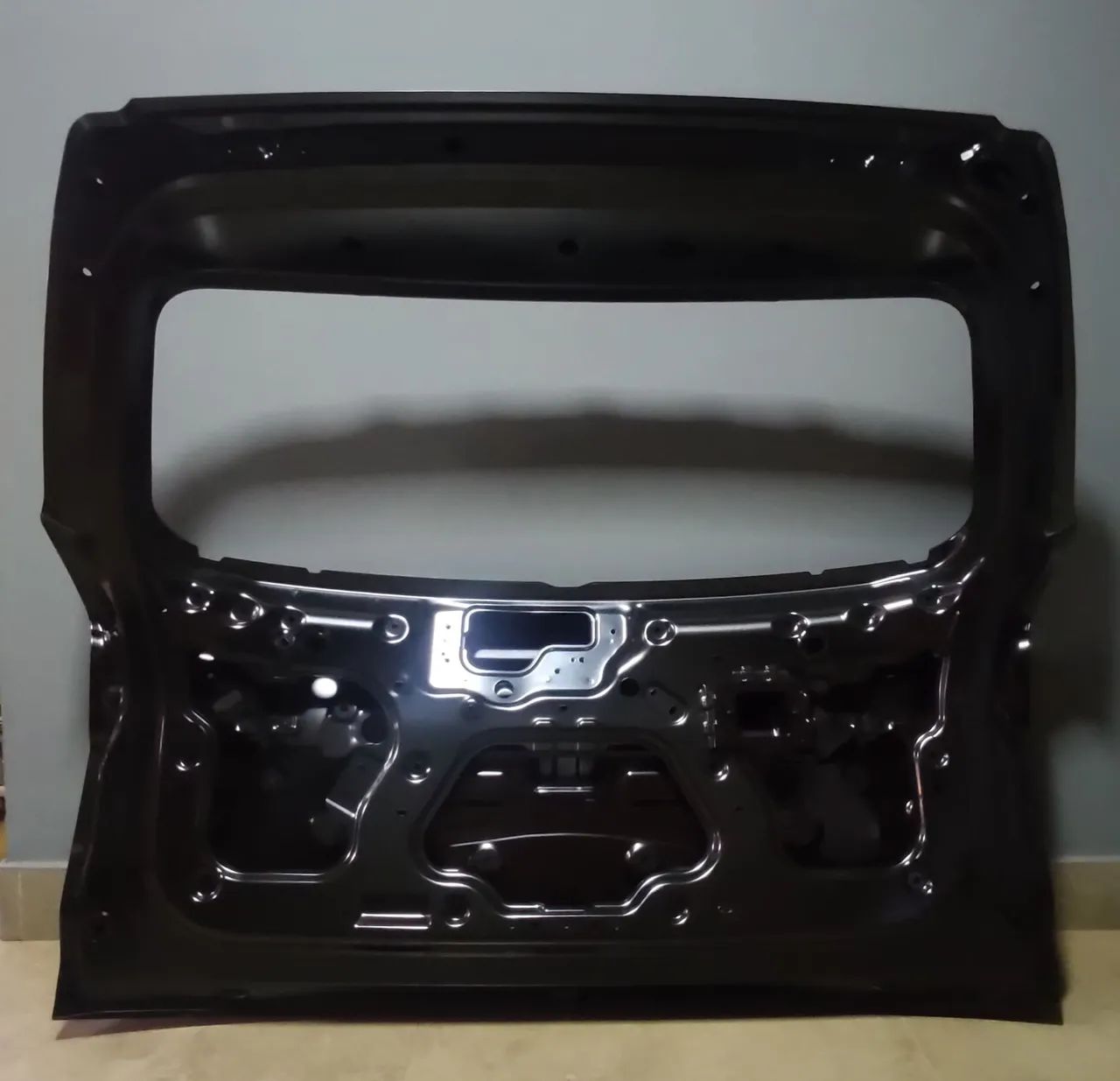 TAMPA TRASEIRA PORTA MALAS HYUNDAI CRETA 2025 - Foto 2