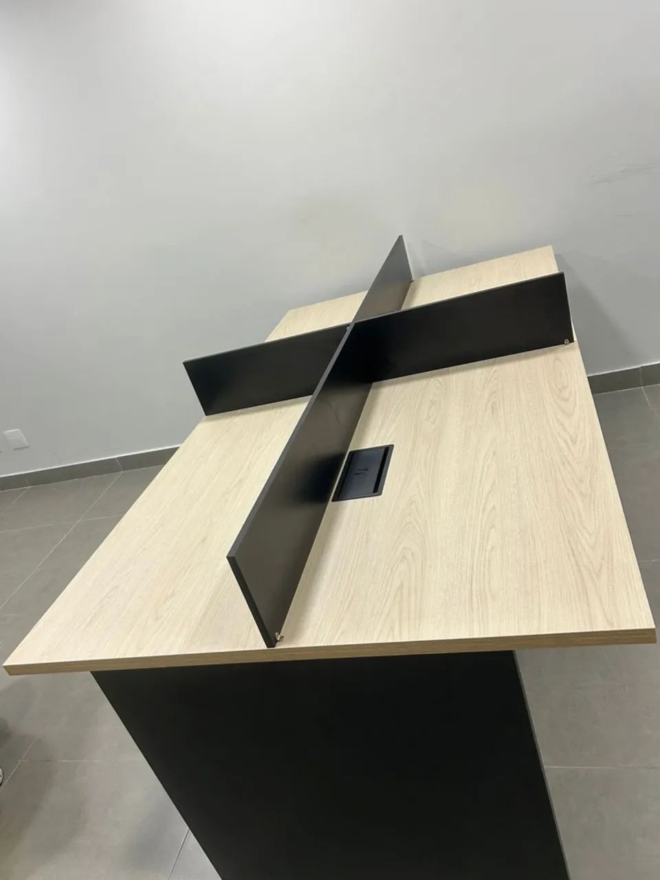 Mesa de Escritório com Divisórias estação de trabalho/ baías 