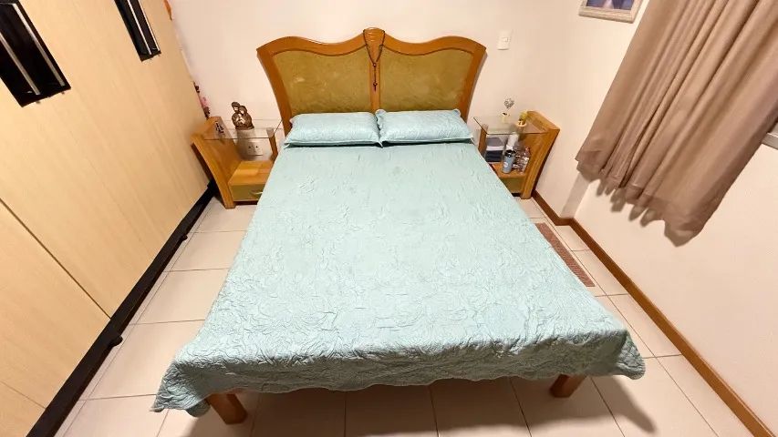 Cama Casal Madeira Maciça (Colchão Probel) + 2 Criados