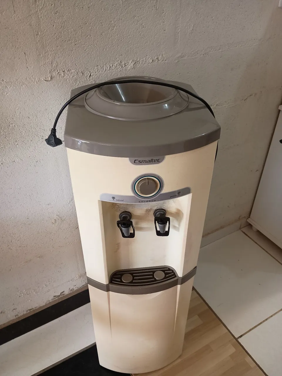 Bebedouro Esmaltec Gelágua