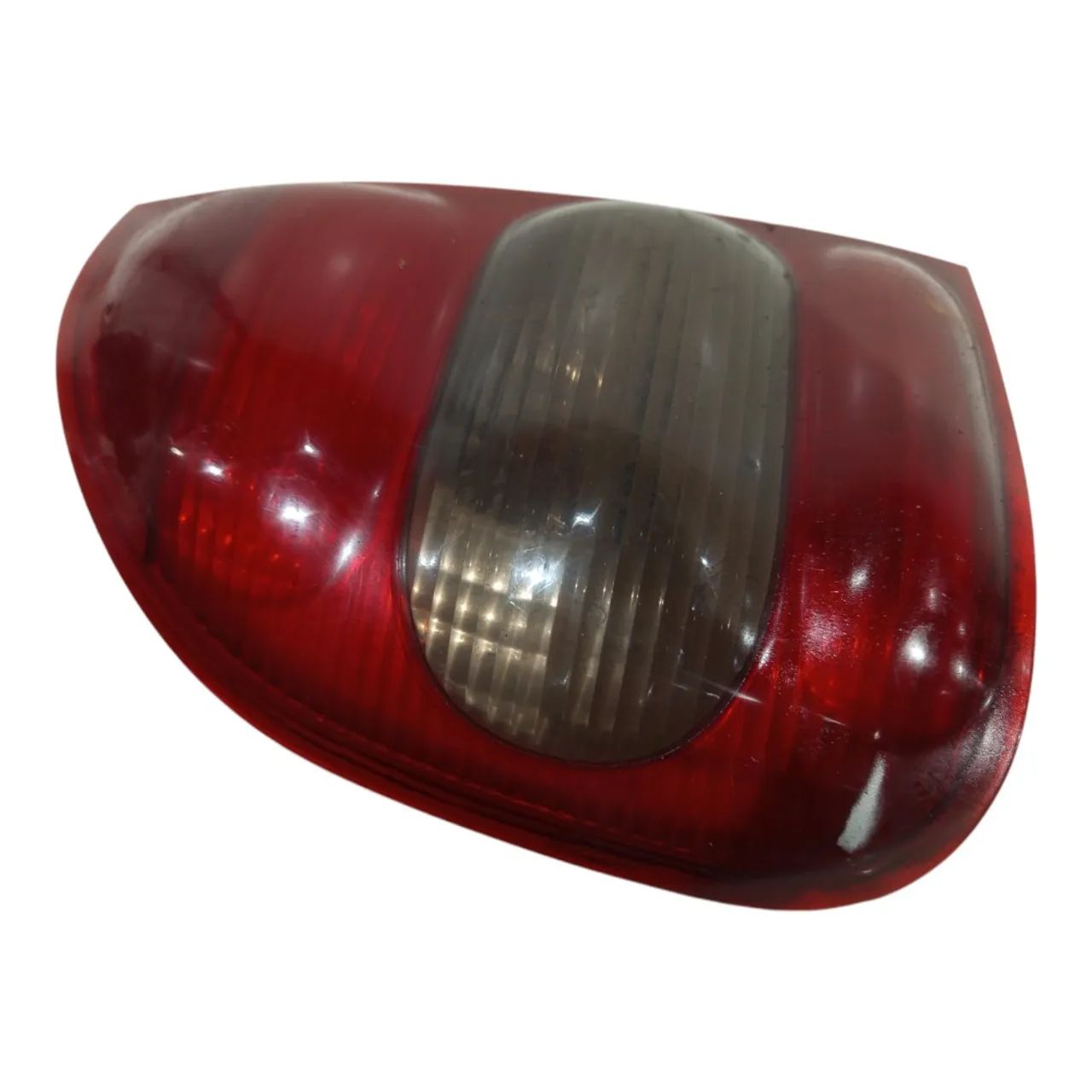Farol traseiro lado esquerdo Chevrolet Corsa 1996 a 2004
