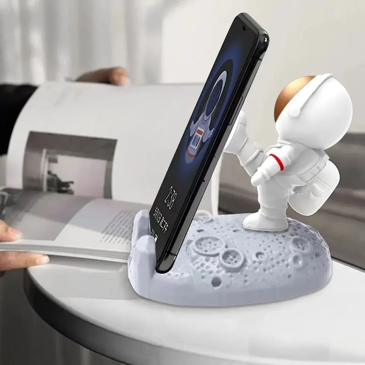 Suporte para smartphones e tablets Astronauta - Foto 4
