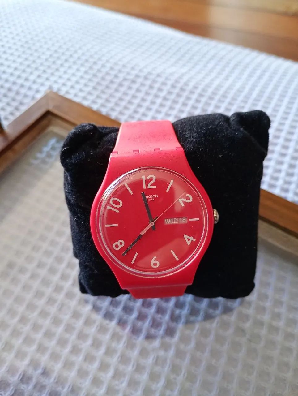 Relógio Swatch original New Gent vermelho 