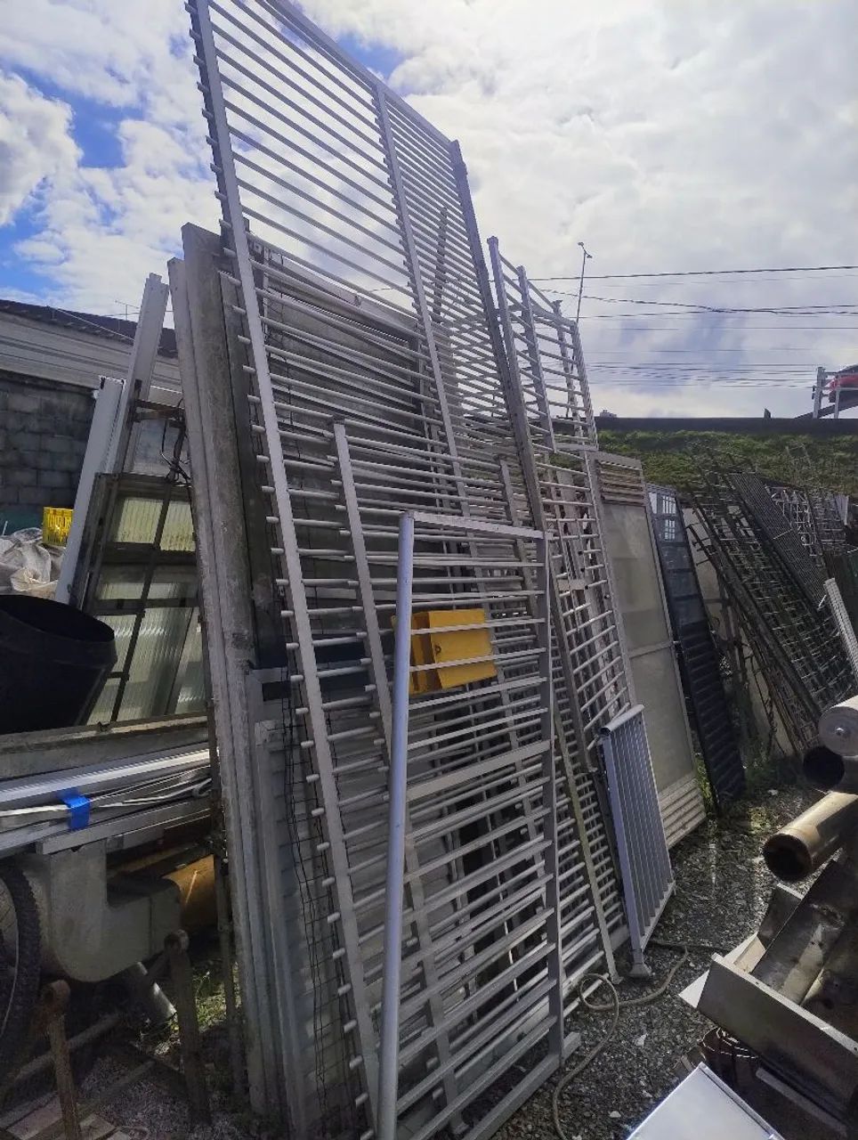 Portas e janelas de alumínio USADAS vendido por Kilo apartir de R$15,00 - Foto 3