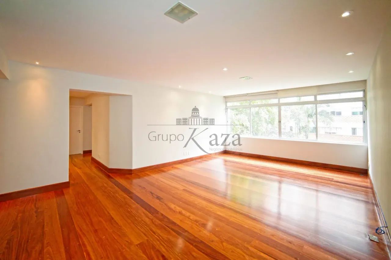 Apartamento -Jardim América - 2 Dormitórios sendo 1 Suíte - 149m2 - Foto 2