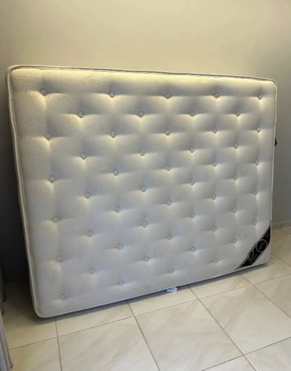Cama Box Queen -  usada  -  Preço Imperdível! - Foto 3
