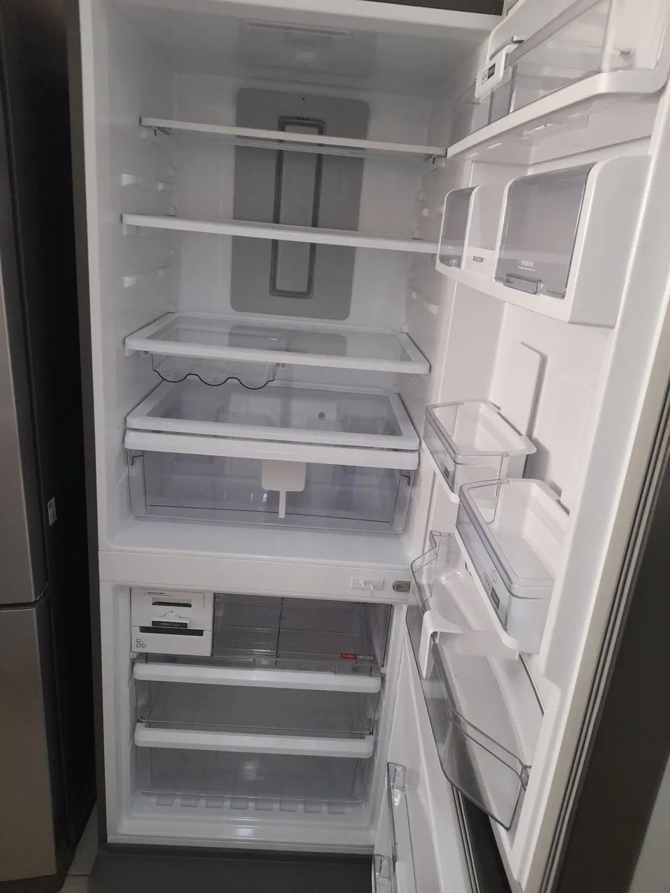 Geladeira Brastemp frost free inverse inox nova - Foto 3
