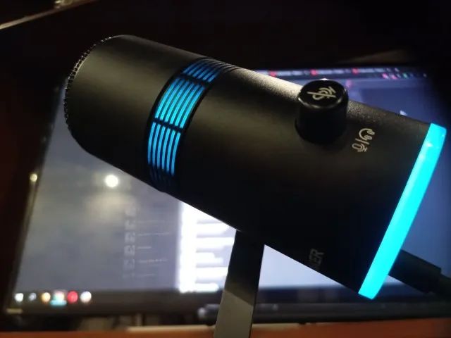 Microfone profissional COndesador ANKER/Discagem Volume/Botão Mute/Rgb/Streaming Pc-Laptop