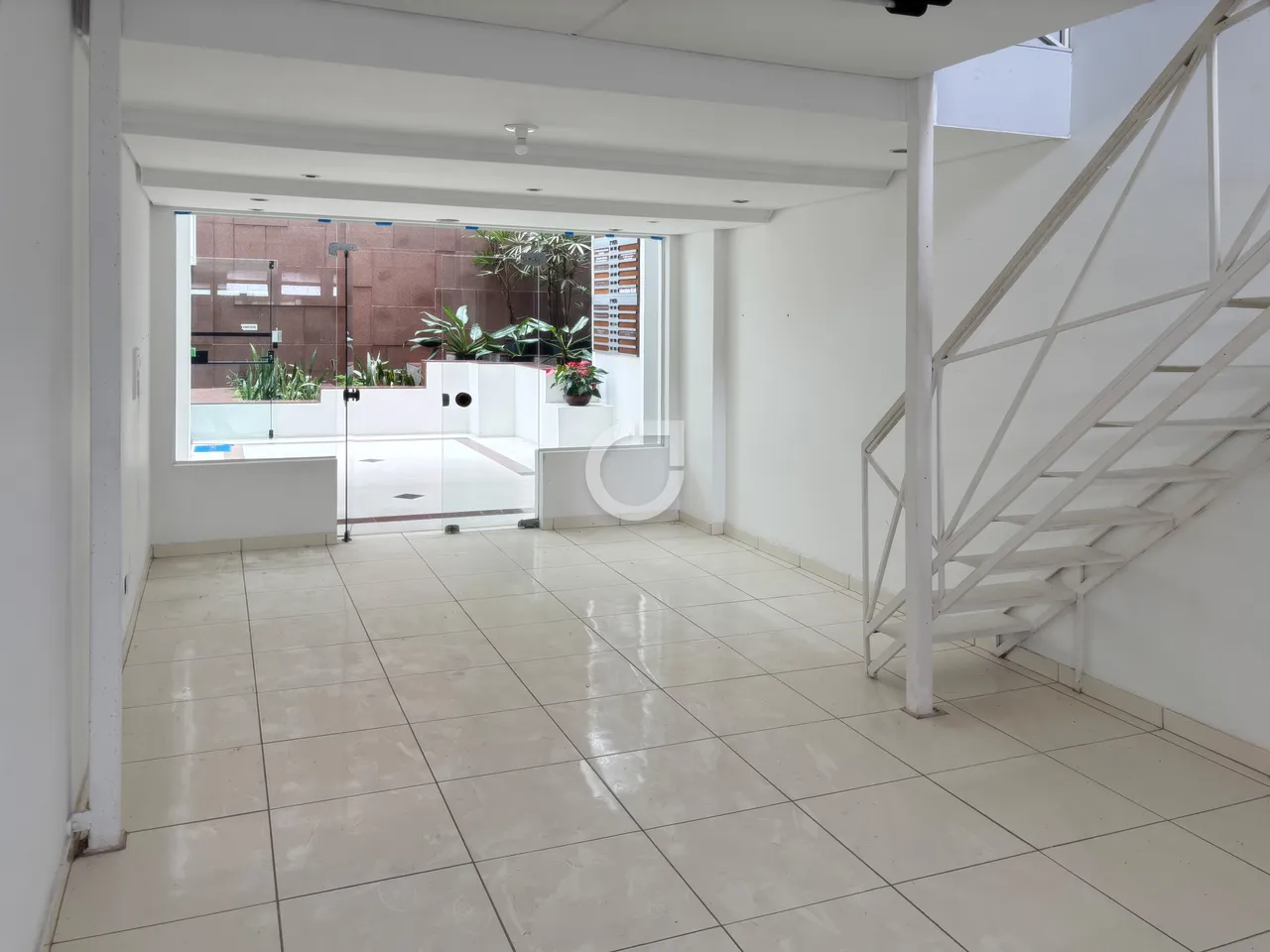 Sala comercial de 54m² à venda no shopping itupava Hugo Lange, Curitiba