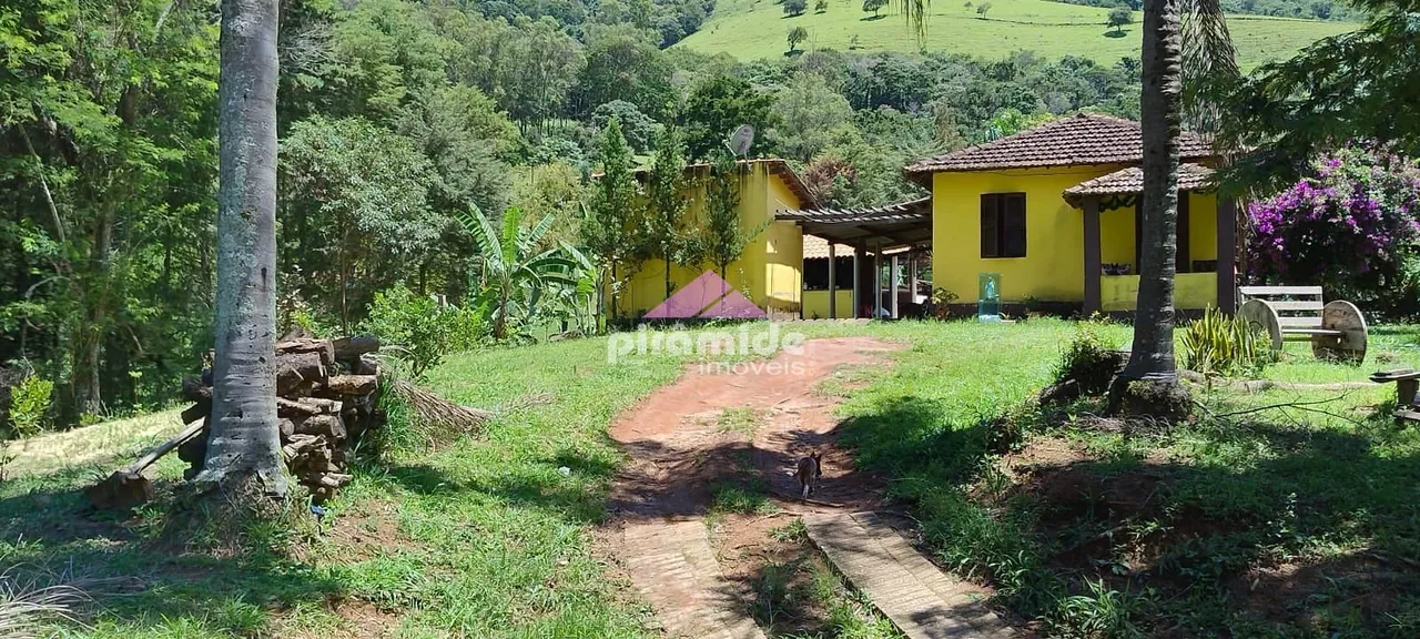 Chácara com 2 dormitórios à venda, 12000 m² por R$ 570.000,00 - Anhunas - Itajubá/MG