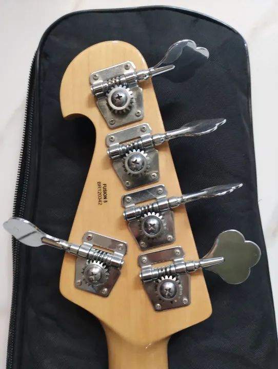 Baixo Tagima Fusion 5 Cordas - Hand Made in Brazil  - Foto 2