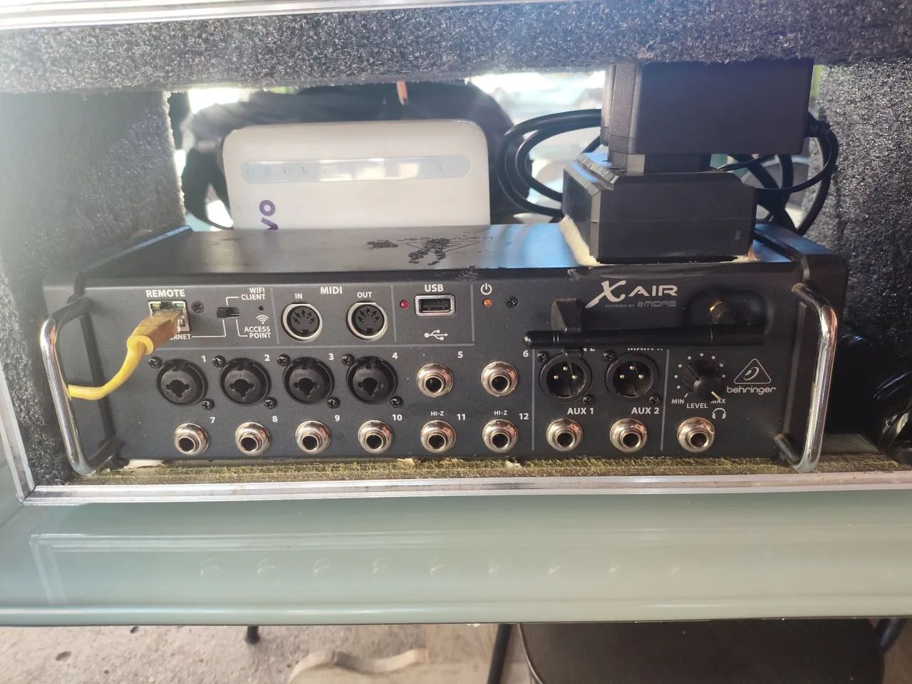 Mesa de Som Digital Behringer X AIR XR12