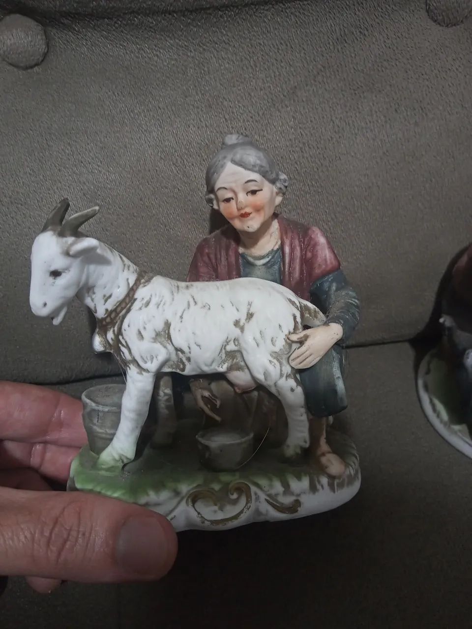 Antigas Estatuetas de Porcelana - Foto 2