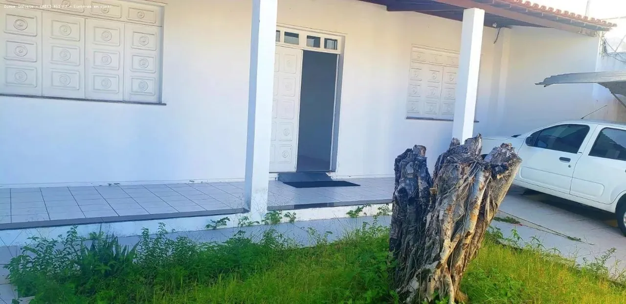 Casa localizada no Bairro São José com 6 Quartos, Varanda, Garagem e 4 Banheiros.