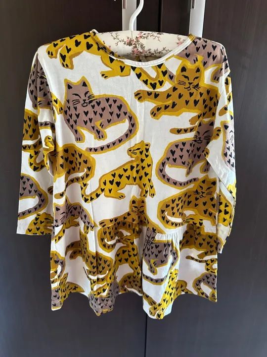 Vestido Fábula estampa onças  - Foto 3