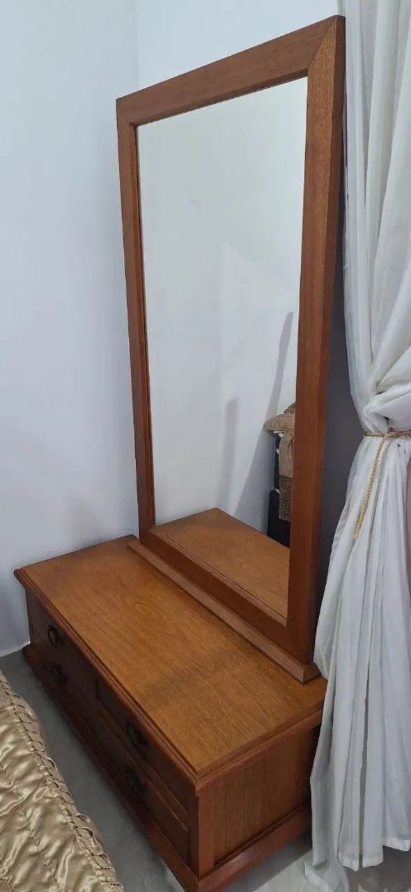 Penteadeira de Madeira com Espelho ( Restaurada e Envernizada) - Foto 3
