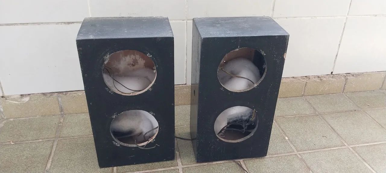 Caixas de Som alto falantes 