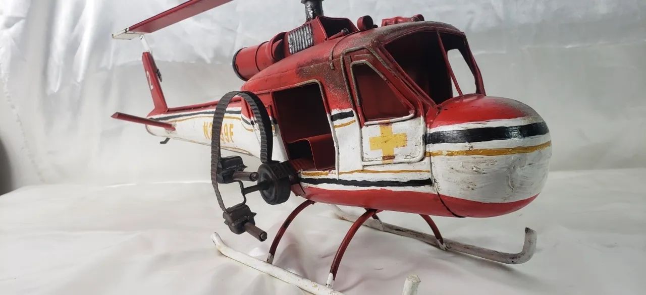 Miniatura Helicóptero Bombeiro Em Lata - Artesanal - Foto 3