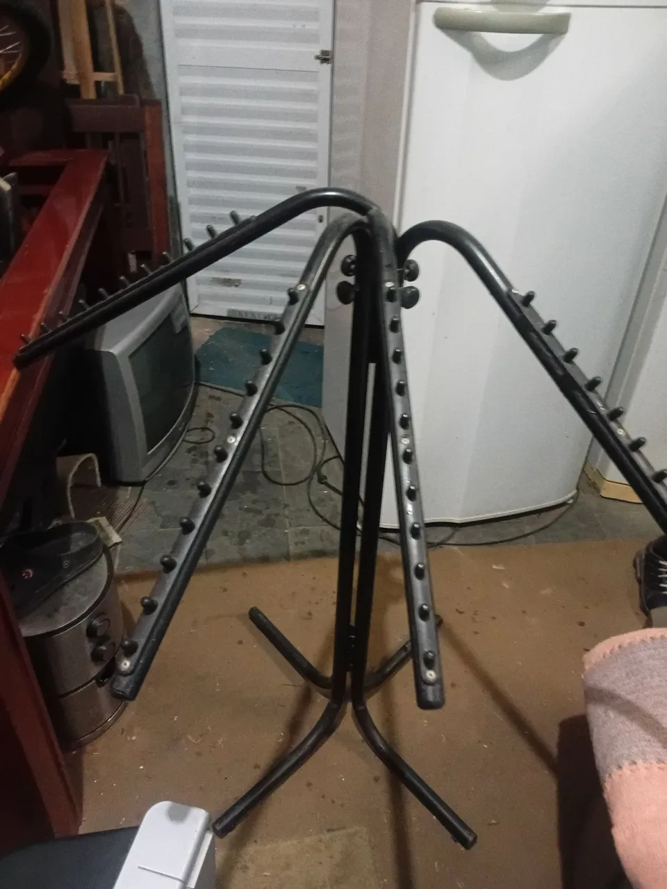 Cabideiro de chão com ganchos