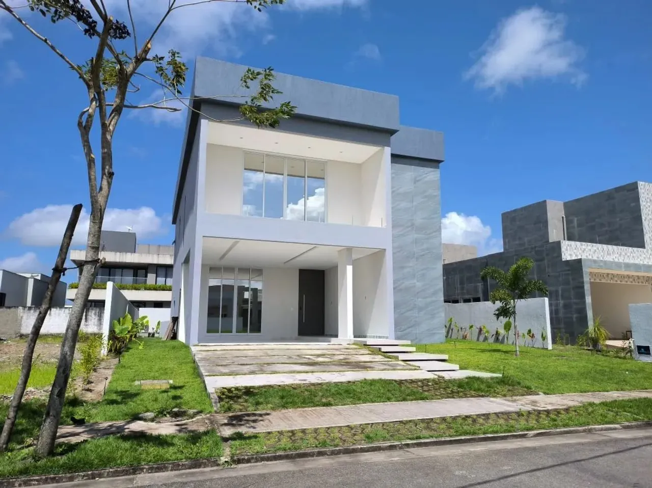 EXCELENTE CASA DE CONDOMINIO PRONTA PRA MORAR