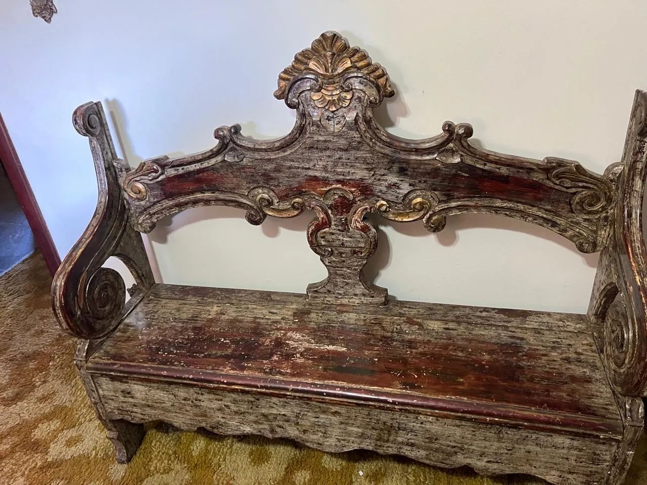 Banco Entalhado  - Foto 4