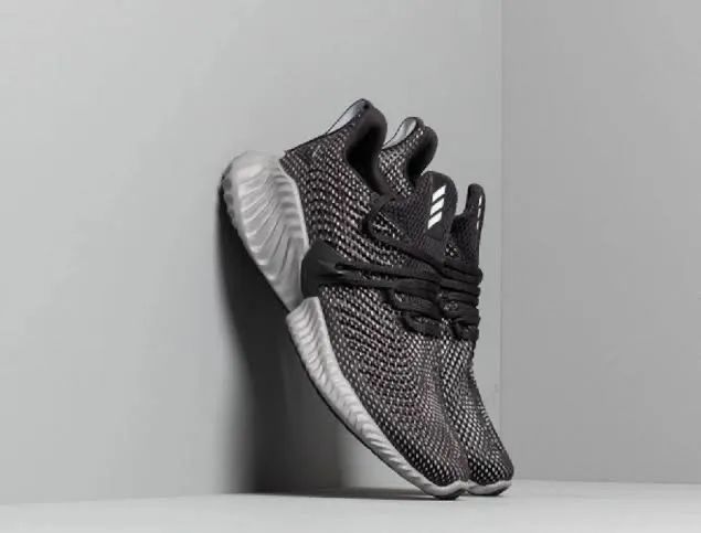 Tênis adidas Alphabounce