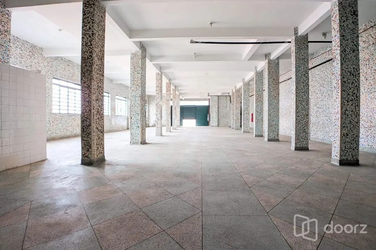 Salão na esquina da Rua Caquito com 350 m² - Foto 2