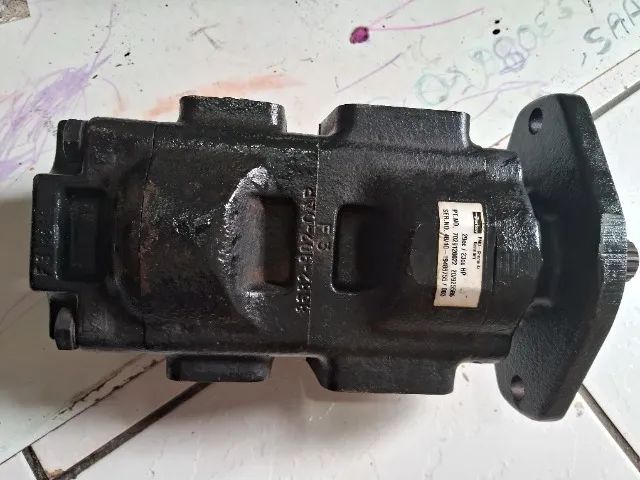 Bomba hidráulica da jcb nova de 3 entradas 